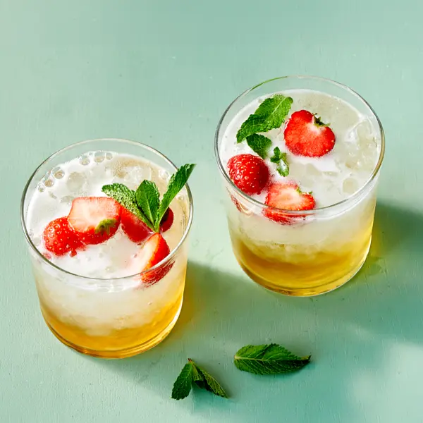 Erdbeer-Kamille-Cocktail