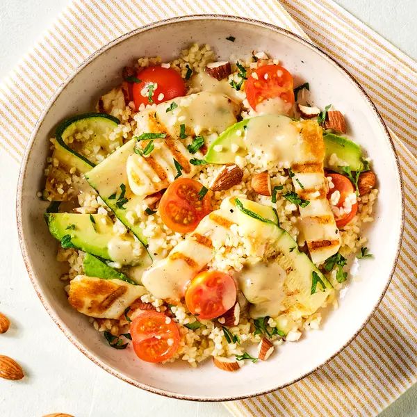 Bulgursalat mit Halloumi