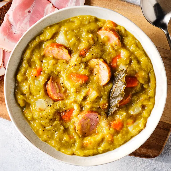 Wärmende Erbsensuppe
