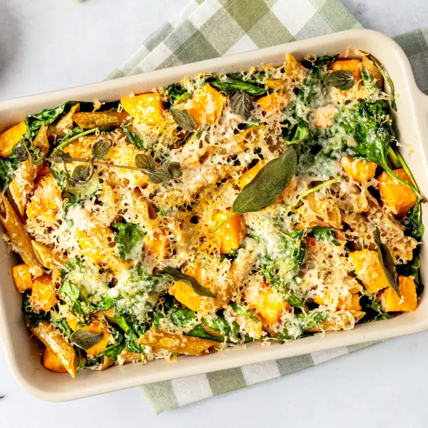 Nudelauflauf mit Kürbis und Spinat