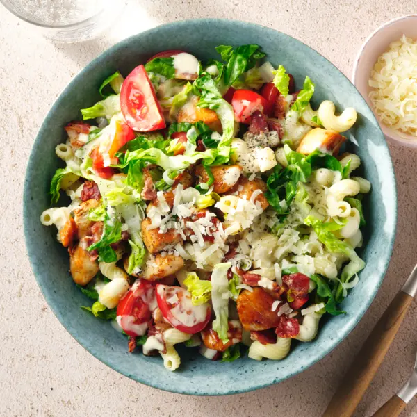 Caesar-Nudelsalat mit Hähnchen