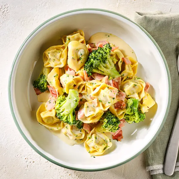 Tortelloni in Käse-Sahne-Soße