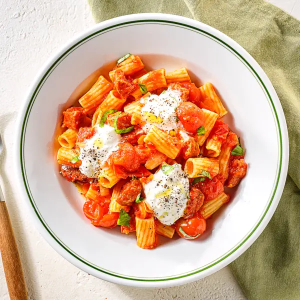 Rigatoni mit Chorizo und Burrata