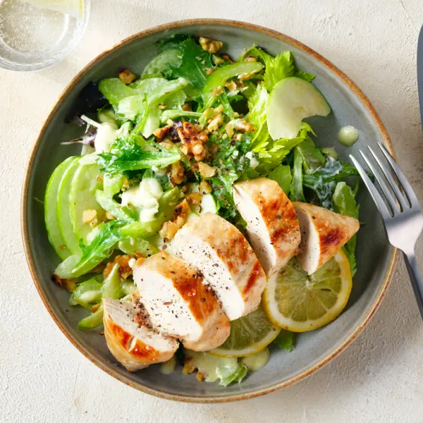 Waldorf Salat mit Zitronen-Hähnchen
