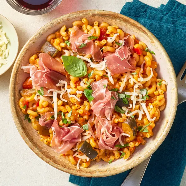 Ratatouille-Nudeln mit Parmaschinken