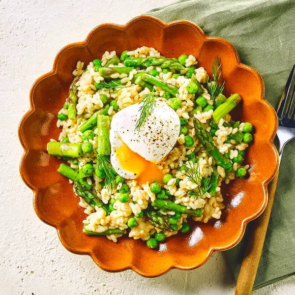 Schnelles Risotto mit Spargel und Ei