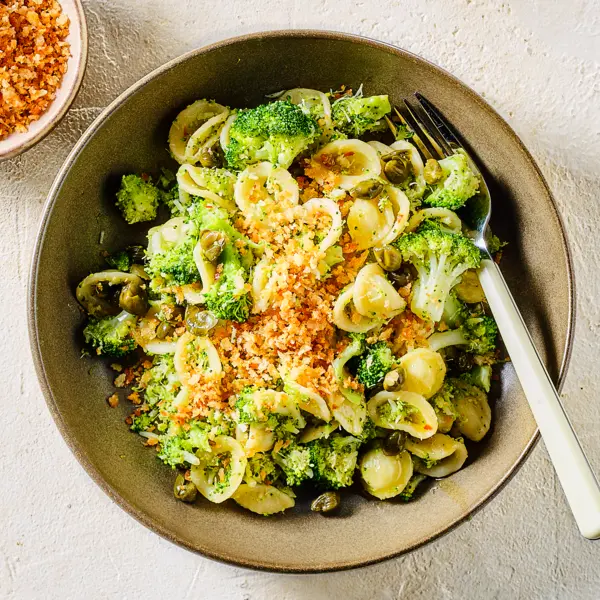 Pasta mit Broccoli und Pangrattato