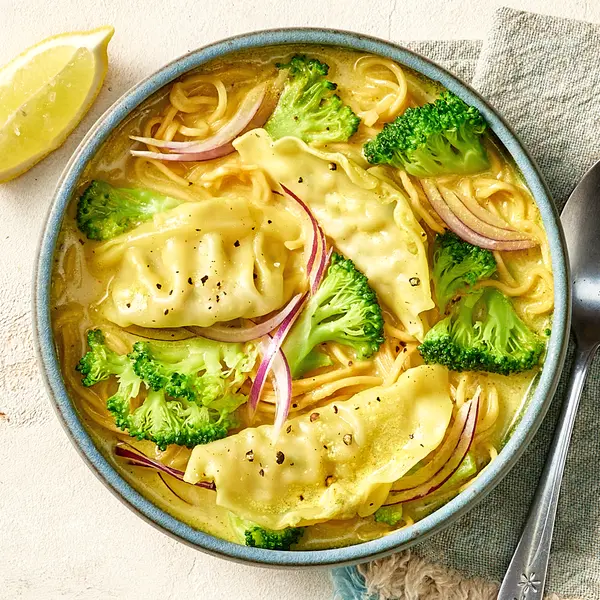 Kokossuppe mit Gyozas