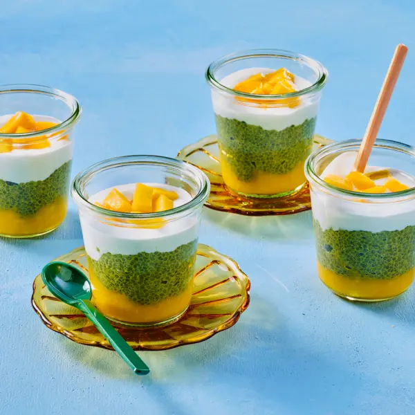 Matcha-Chia-Pudding mit Mango