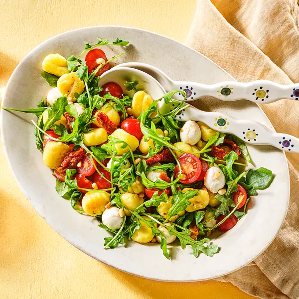 Mediterraner Gnocchi-Salat