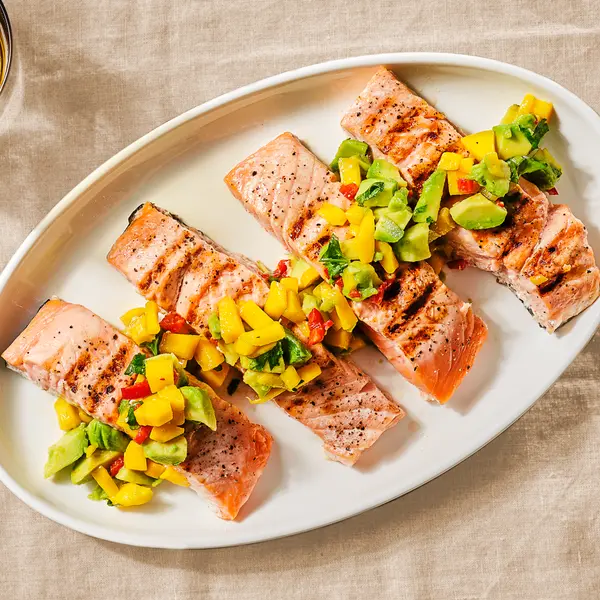 Lachs mit Mango-Avocado-Salsa