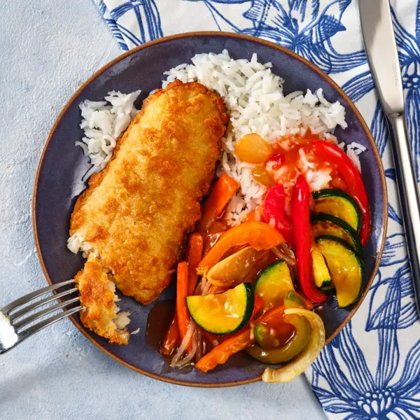 Backfisch mit Asia-Gemüse und Reis