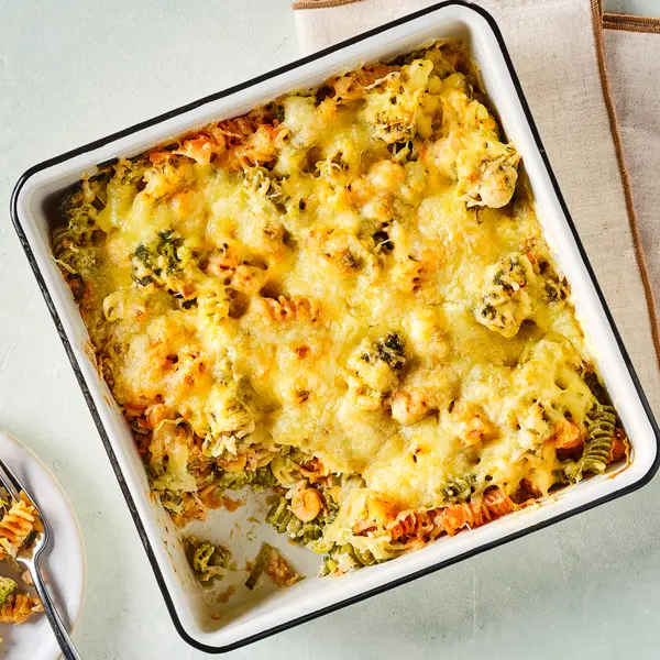Nudelauflauf mit Broccoli und Lachs