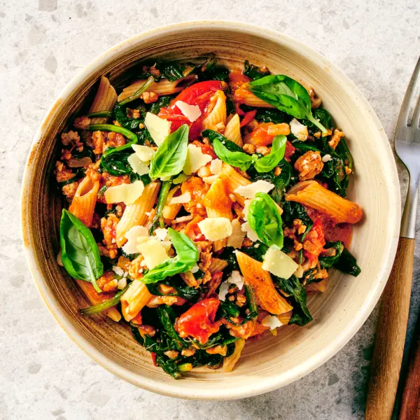 Penne mit Hackfleisch-Pesto-Soße