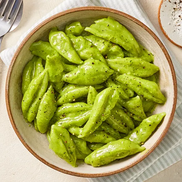 Broccoli-Scherennudeln mit Pesto