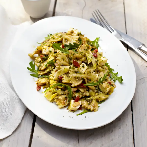 Nudelsalat mit getrockneten Tomaten