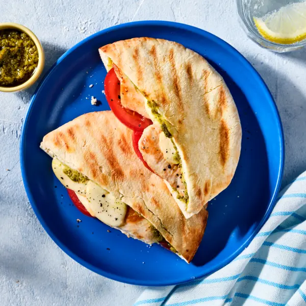 Pita mit Hähnchen und Pesto