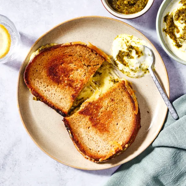 Grilled Cheese Sandwich mit Harissa