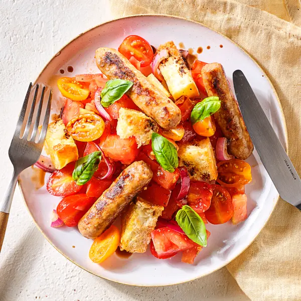 Panzanella mit Bratwürstchen