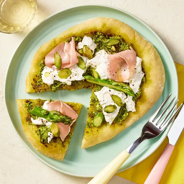 Spargel-Pesto-Pizza