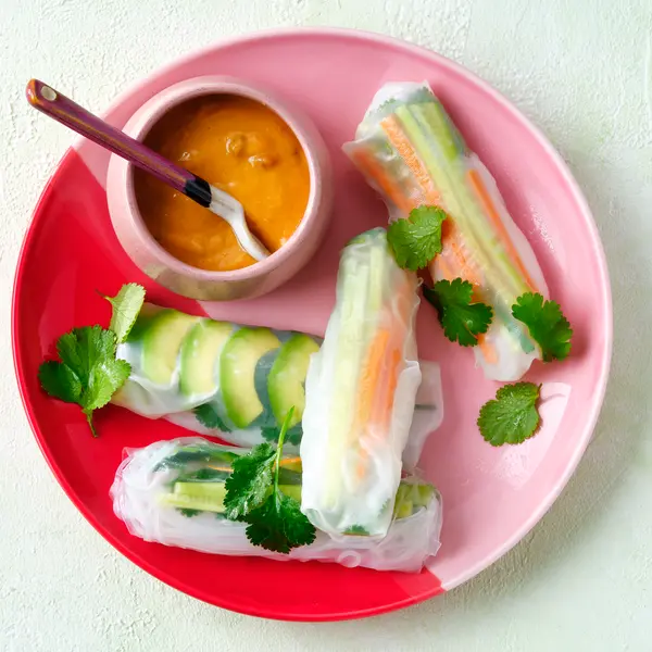 Sommerrollen mit Erdnusssauce