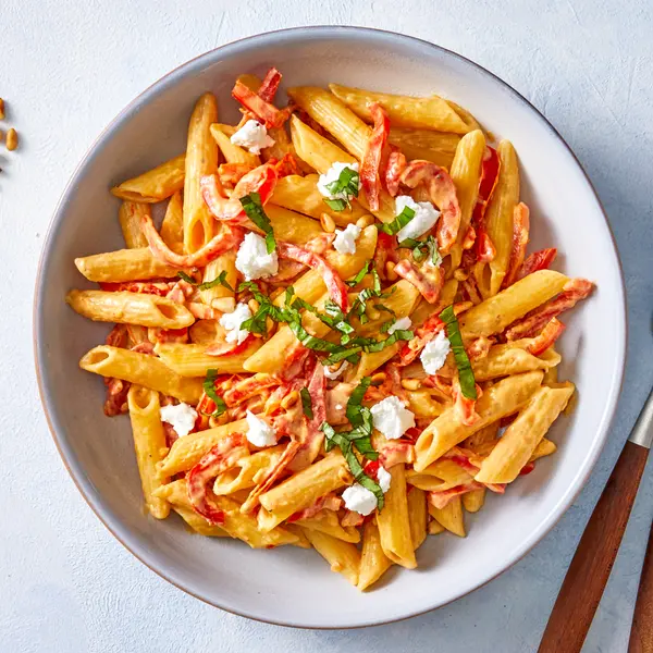 Cremige Feta-Paprika-Pasta