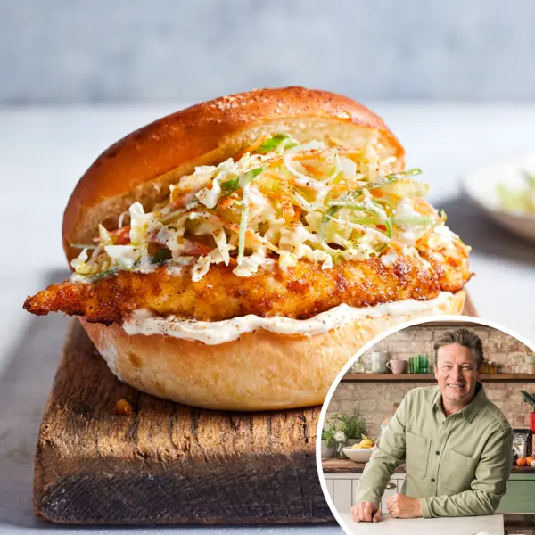 Chicken-Katsu-Burger mit Krautsalat