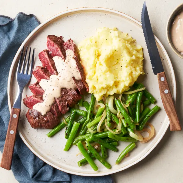 Steak in Pfefferrahmsauce mit Kartoffelpüree