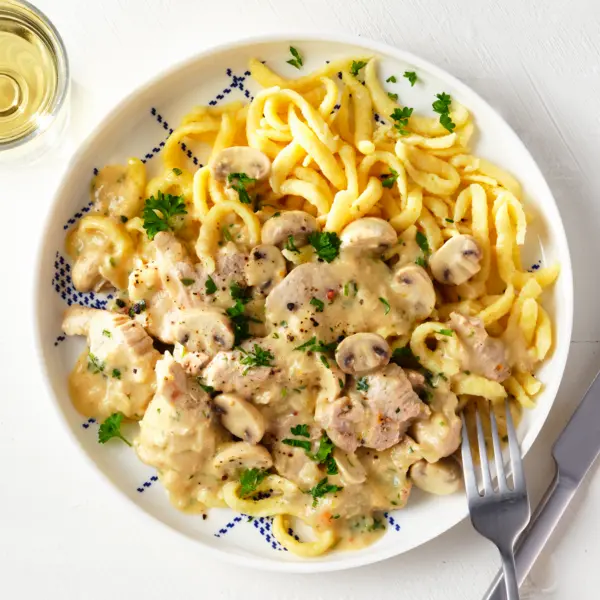 Schweinegeschnetzeltes Jäger Art mit Spätzle