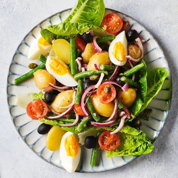 Vegetarischer Salat Niçoise