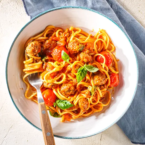 Schnelle Spaghetti mit Hackbällchen