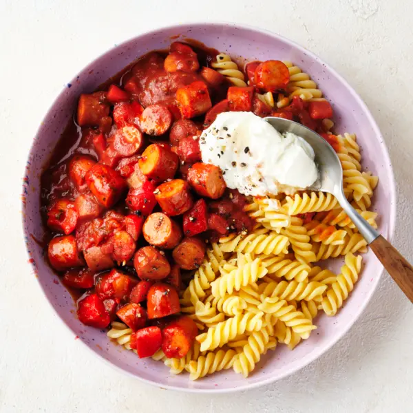 Schnelles Würstchen-Gulasch