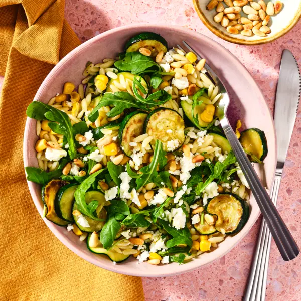 Lauwarmer Zucchinisalat mit Kritharaki
