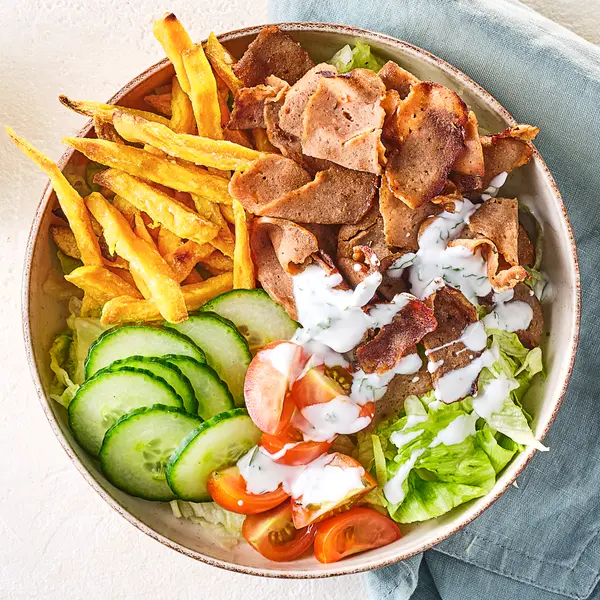 Pommes-Döner-Bowl