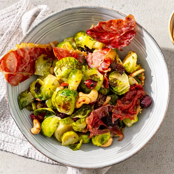 Gerösteter Rosenkohl mit karamellisierten Nüssen