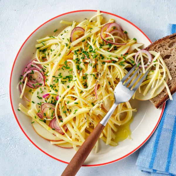 Käsesalat mit Apfel