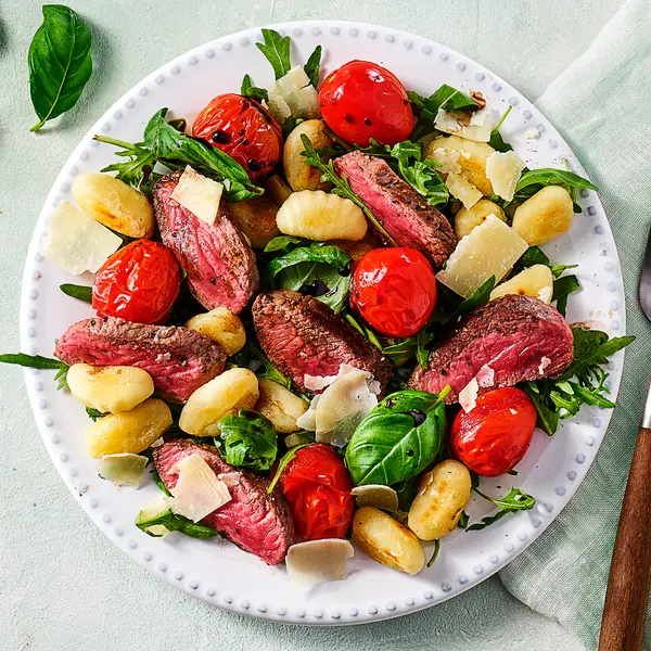 Steak-Tagliata mit knusprigen Gnocchi
