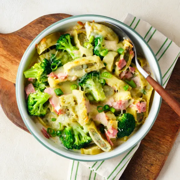 Maultaschen-Auflauf mit Schinken und Broccoli