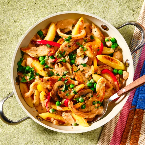 One Pan-Geschnetzeltes mit Schupfnudeln
