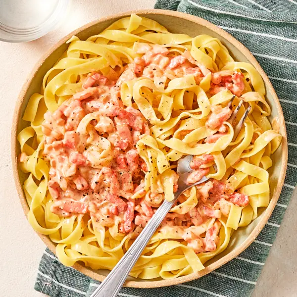 Falsche Carbonara mit Schinken