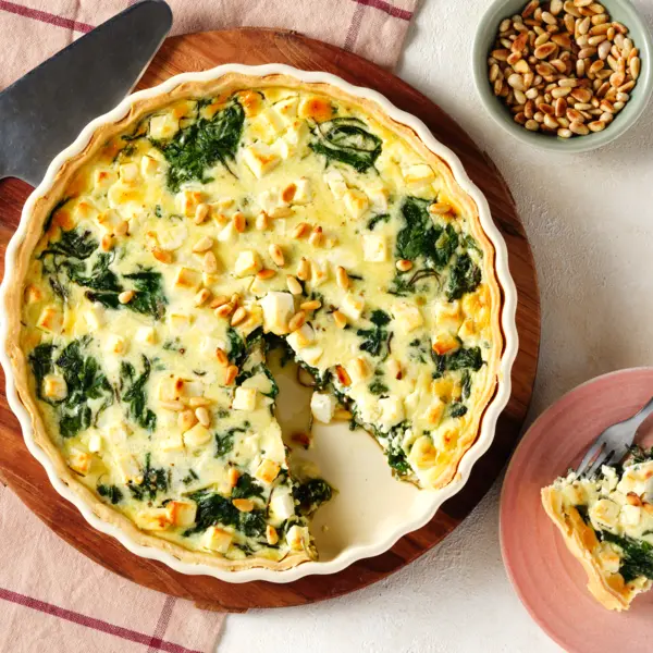 Mangold Quiche mit Feta und Pinienkernen