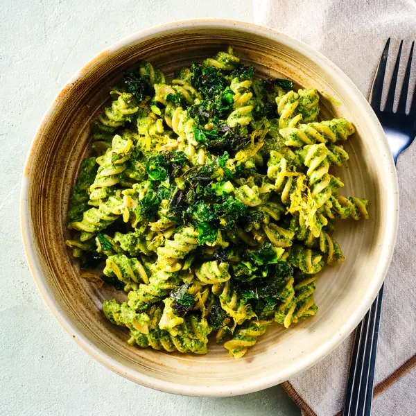 Vollkorn-Fusilli mit Grünkohl-Pesto