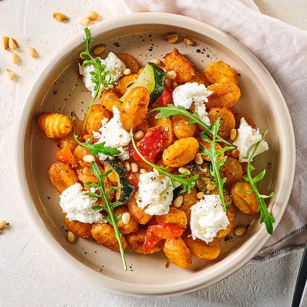 Knusprige Gnocchi mit Pesto und Mozzarella