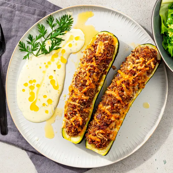 Gefüllte Zucchini