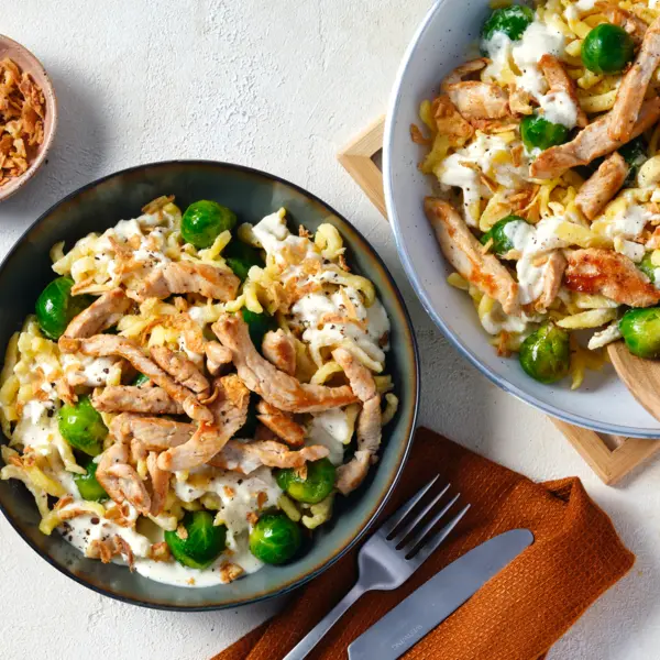 Spätzlepfanne mit Putengeschnetzeltem