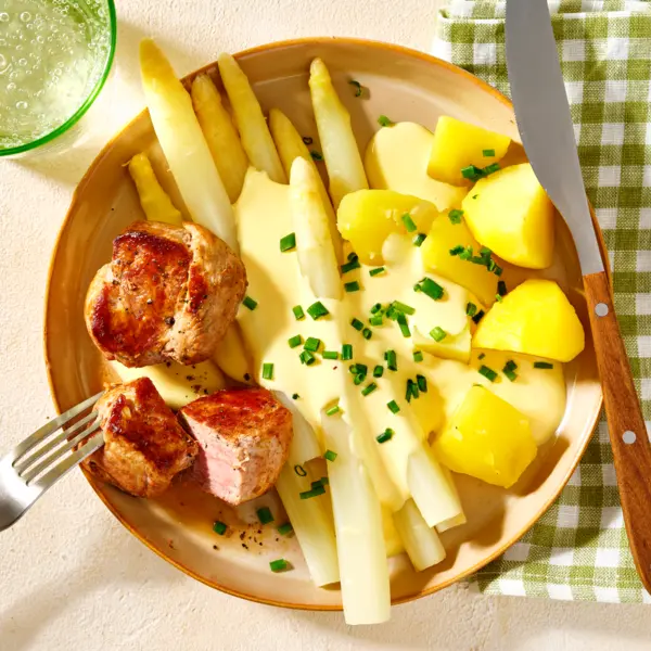 Spargel an Schweinemedaillons