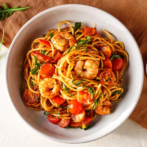 Spaghetti mit Tomaten und Garnelen