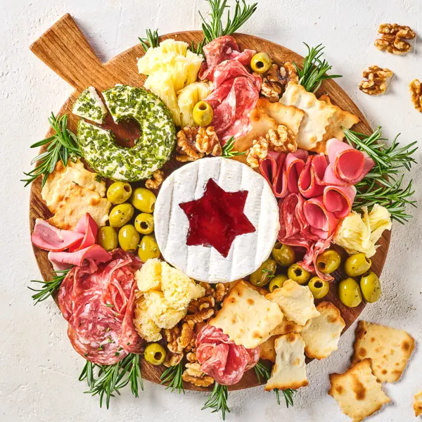 Winterliche Käse- und Wurstplatte
