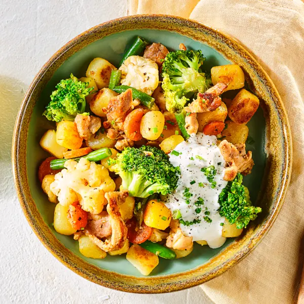 Gnocchi-Gyros-Pfanne mit Joghurt-Dip