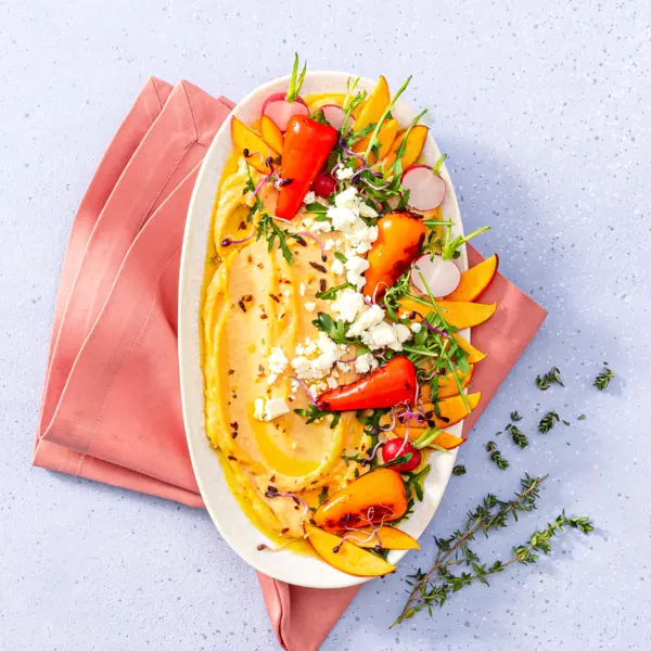 Hummus-Trio: Natur, Rote Bete & Bacon-Olive